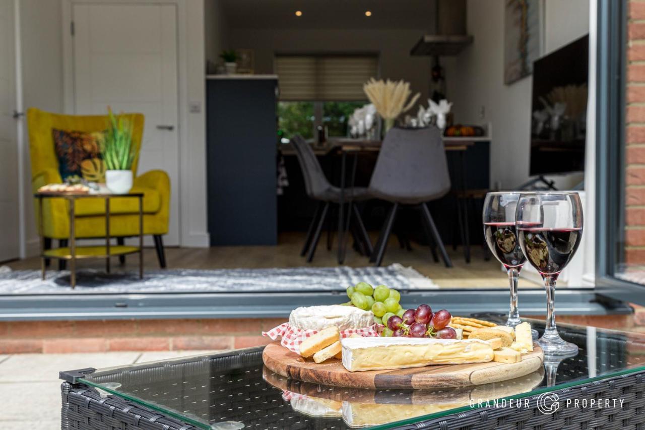 Denmark House By Grandeur Property Villa Poole Bagian luar foto