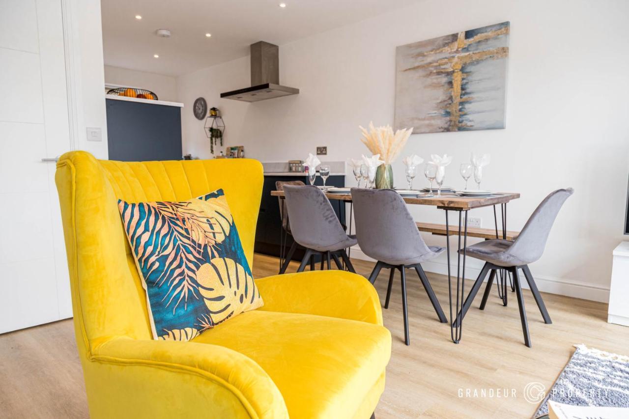 Denmark House By Grandeur Property Villa Poole Bagian luar foto