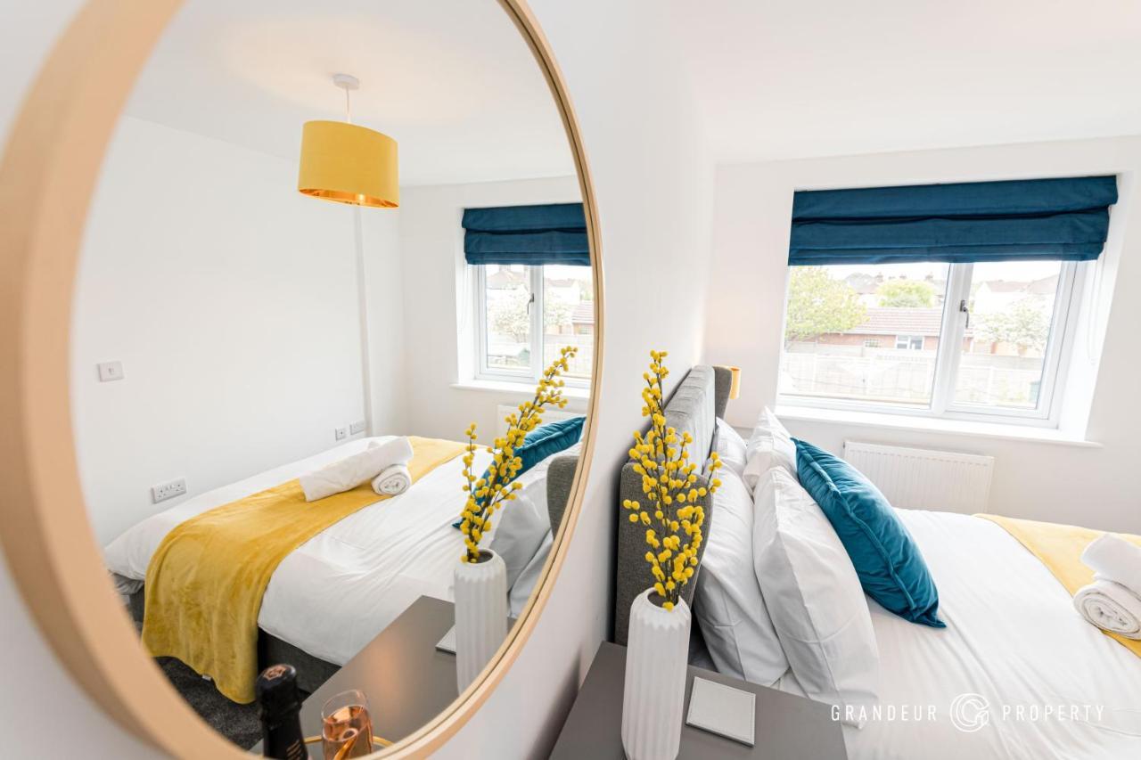 Denmark House By Grandeur Property Villa Poole Bagian luar foto